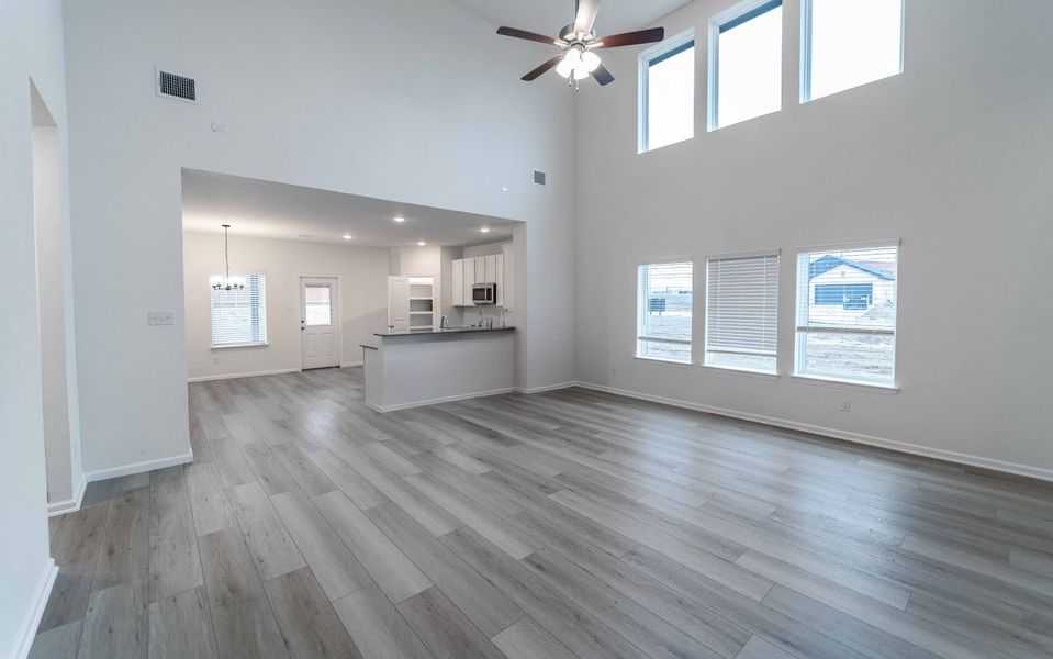Spacious, unfurnished interior of a new home in Pebblebrook, Sherman (Image 9).