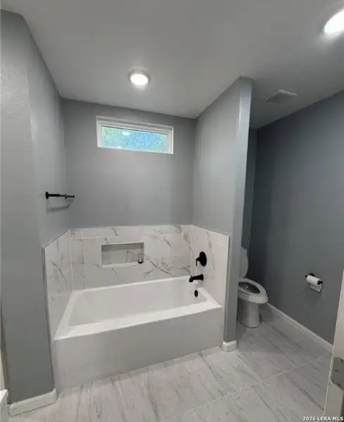 Furnished interior view inside a new home in , Killeen (Image 6).