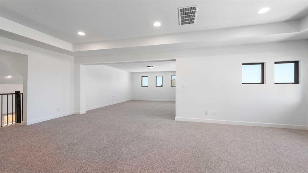 Spacious, unfurnished interior of a new home in Terraces 82'/100', Rockwall (Image 16).