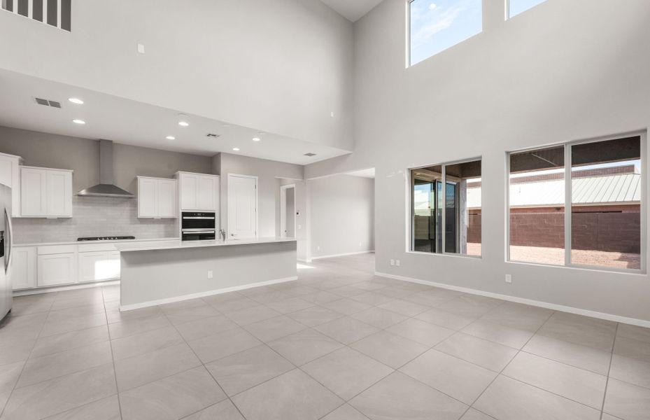 Spacious, unfurnished interior of a new home in Legado West, Queen Creek (Image 25).