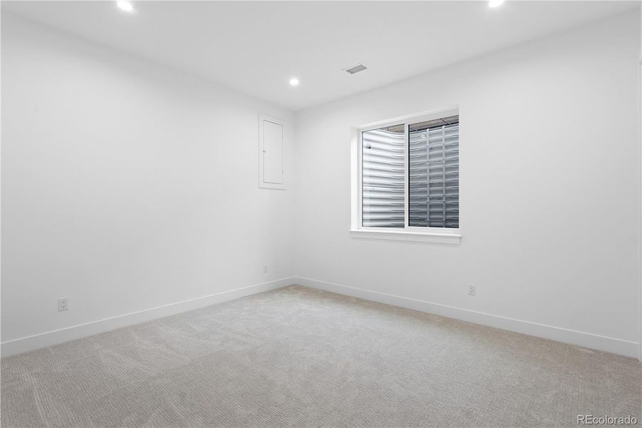 Spacious, unfurnished interior of a new home in , Denver (Image 27).