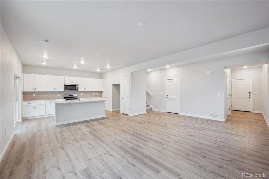 Spacious, unfurnished interior of a new home in Farmlore, Brighton (Image 15).