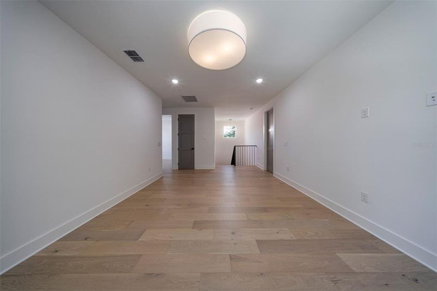 Spacious, unfurnished interior of a new home in , Orlando (Image 29).