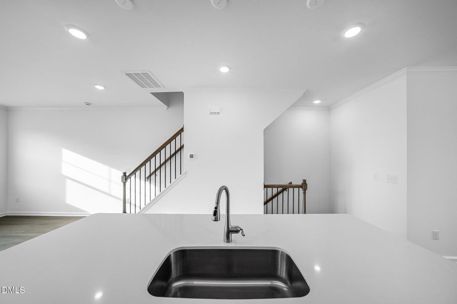 SUN_ElmGrove_Pic_Wyatt_QMI_4_Kitchen_5of