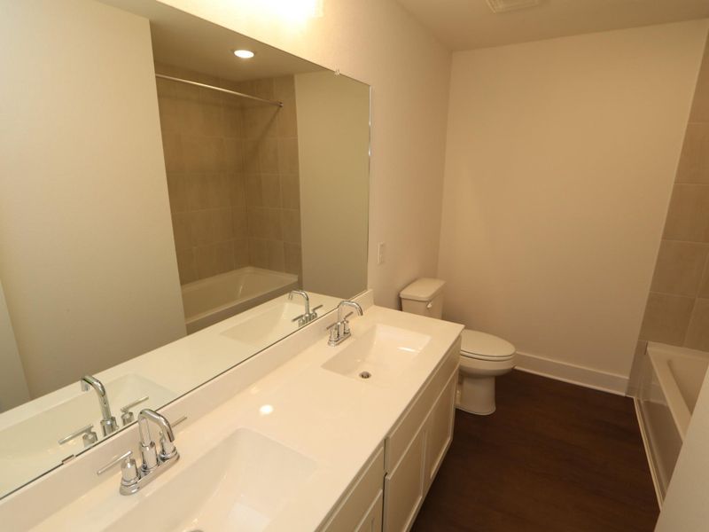 Furnished interior view inside a new home in Lago Mar, Santa Fe (Image 6). Furnished interior view inside a new home in Lago Mar, Santa Fe (Image 6).