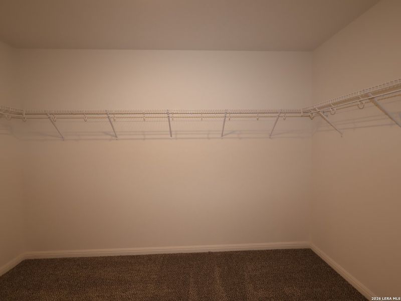 Spacious, unfurnished interior of a new home in Cinco Lakes, San Antonio (Image 12).