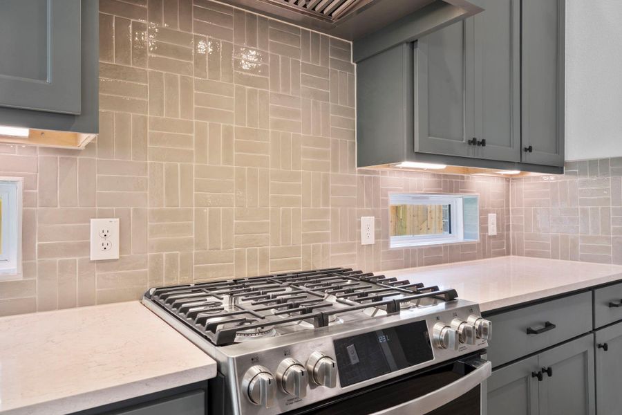 Close-up of interior finishes inside a home in Evergreen, Conroe (Image 18).