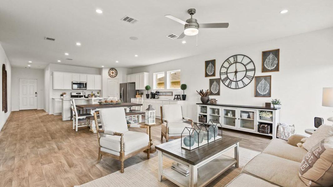 Furnished interior view inside a new home in Lake Conroe Cove, Willis (Image 27).