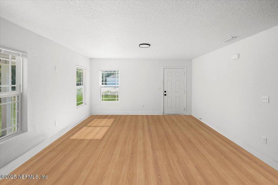 Spacious, unfurnished interior of a new home in , Keystone Heights (Image 14).