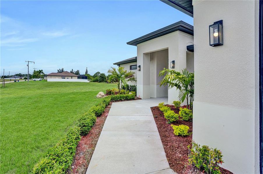 Exterior details and patio area of a home in , Cape Coral (Image 3).