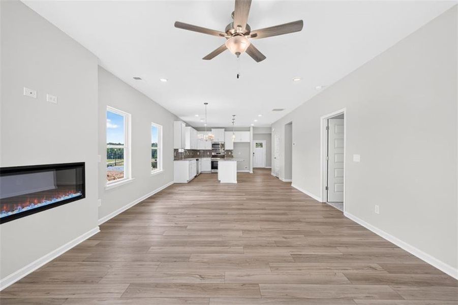 Spacious, unfurnished interior of a new home in Summerfield Place, Carrollton (Image 28).