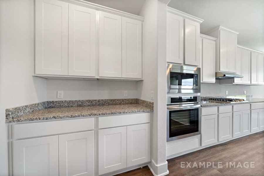 Furnished interior view inside a new home in Lago Mar, Texas City (Image 9).