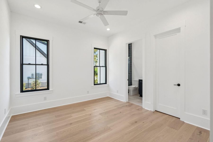 Spacious, unfurnished interior of a new home in , Ravenel (Image 22).