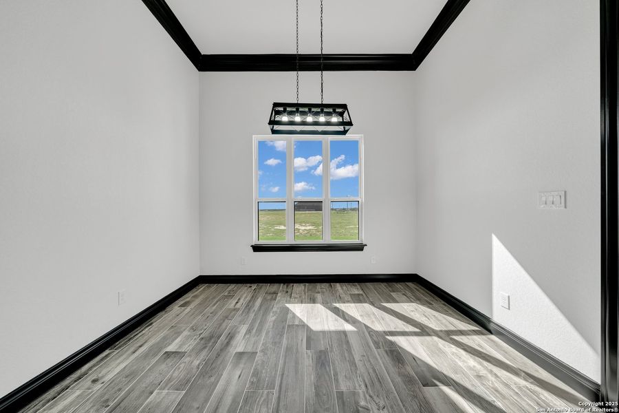 Spacious, unfurnished interior of a new home in , La Vernia (Image 39).