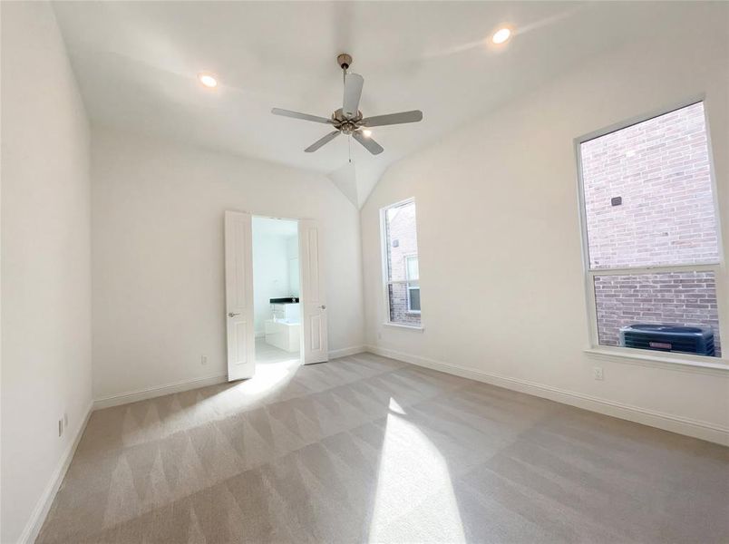 Spacious, unfurnished interior of a new home in Shaded Tree, McKinney (Image 13).