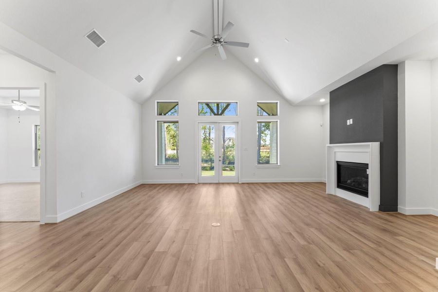 View of the great room without staging. View of the great room without staging.