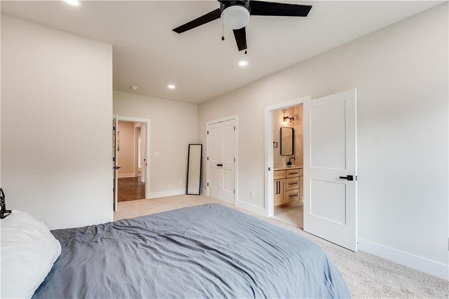 Image 43 of a home in .