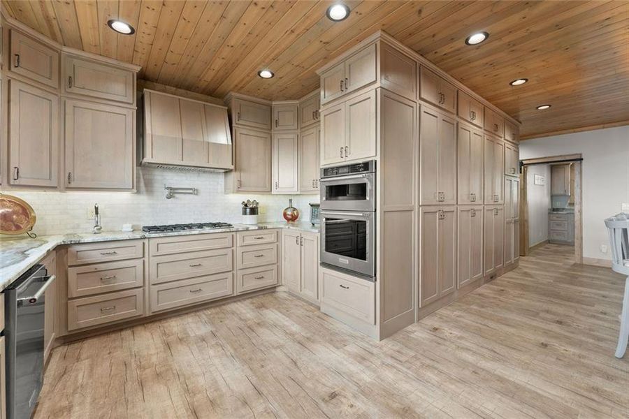 Furnished interior view inside a new home in , Cleveland (Image 40).