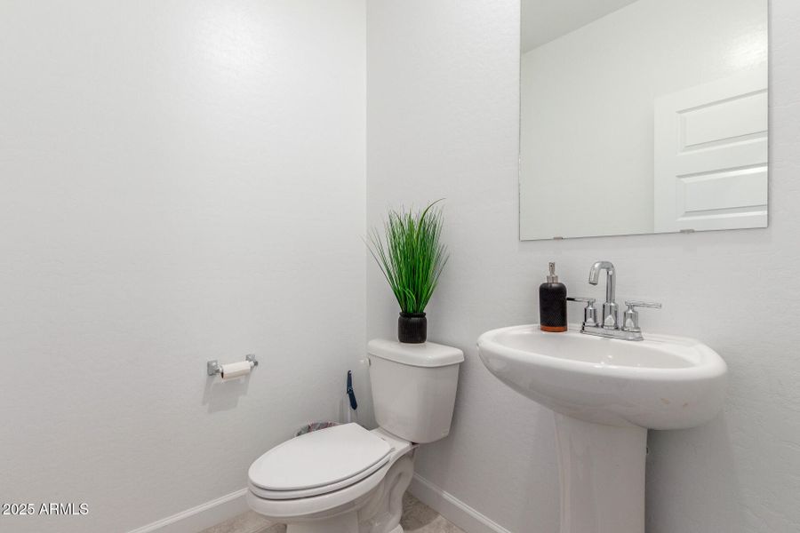 11 Sable Powder bathroom