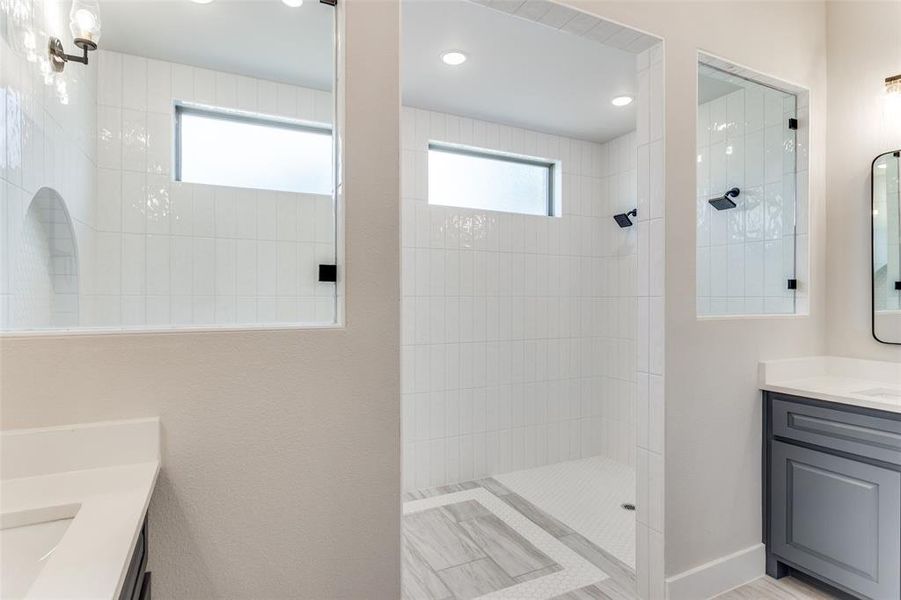 Furnished interior view inside a new home in , Weatherford (Image 10).