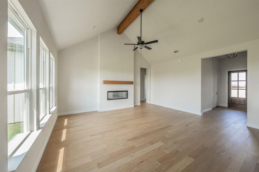 Spacious, unfurnished interior of a new home in Matthews Farms, Venus (Image 18).