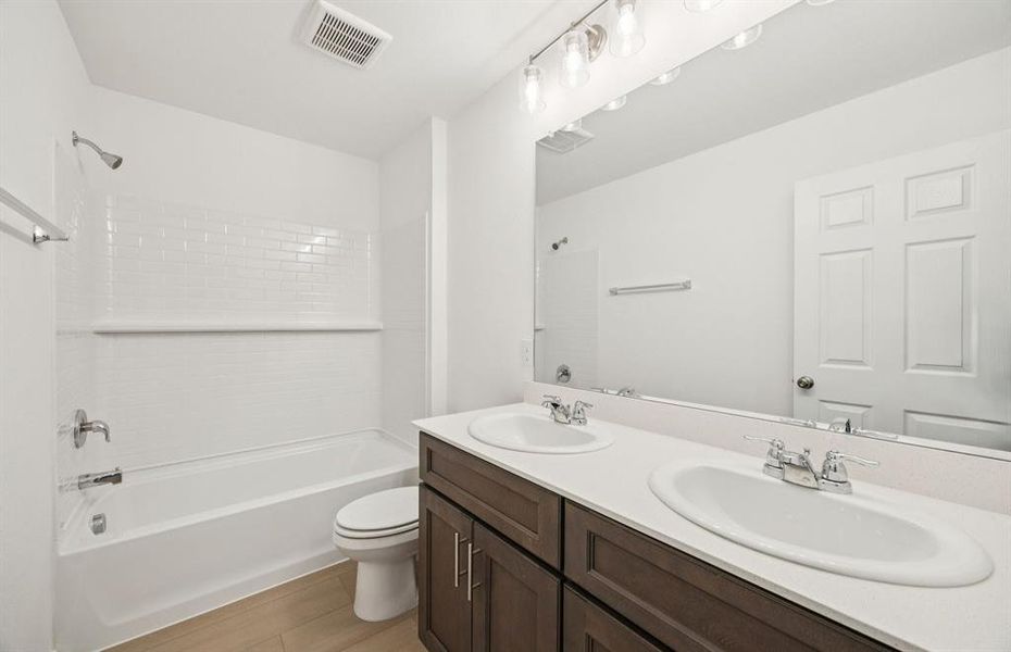 Spacious secondary bathroom