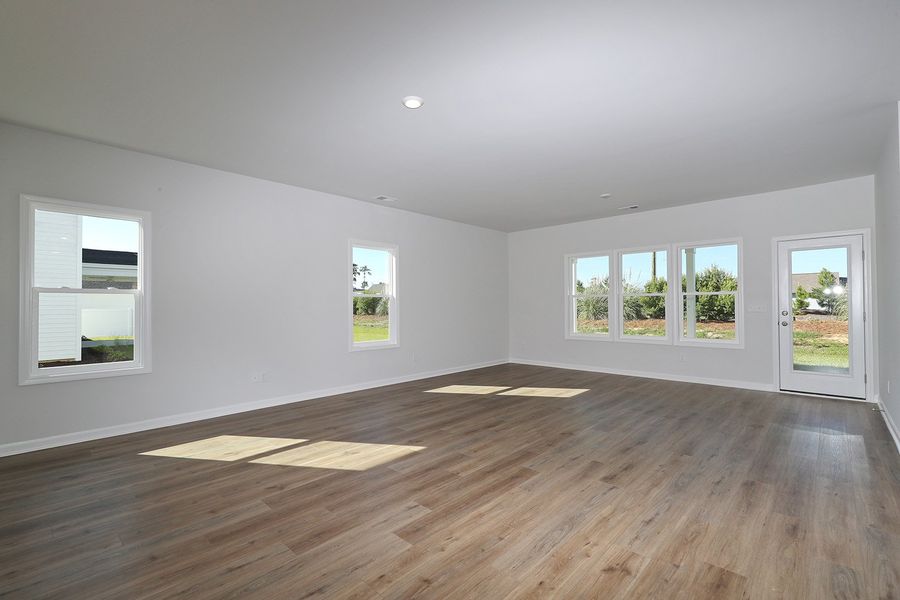 Spacious, unfurnished interior of a new home in Allston Park, Calabash (Image 16).