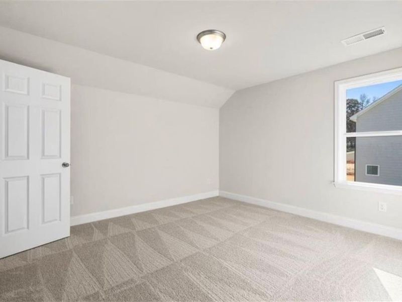 Spacious, unfurnished interior of a new home in Wehunt Meadows, Hoschton (Image 39).