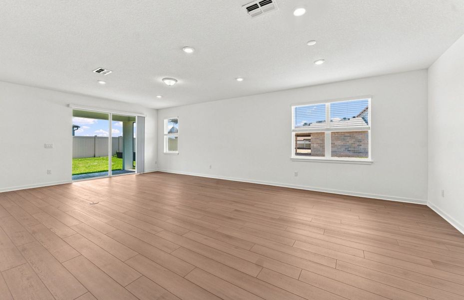Spacious, unfurnished interior of a new home in Vida's Way, Wesley Chapel (Image 16).