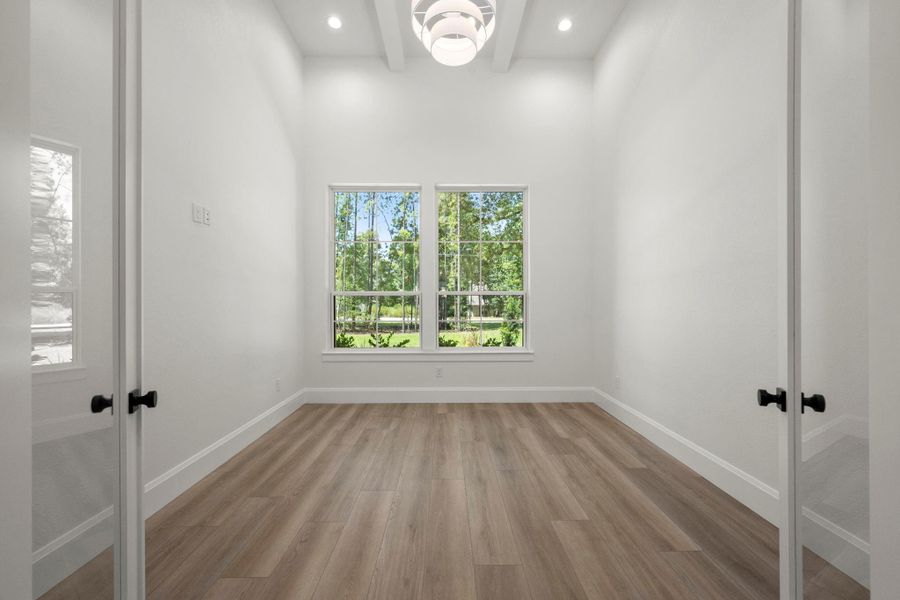 Spacious, unfurnished interior of a new home in , Huntsville (Image 28).
