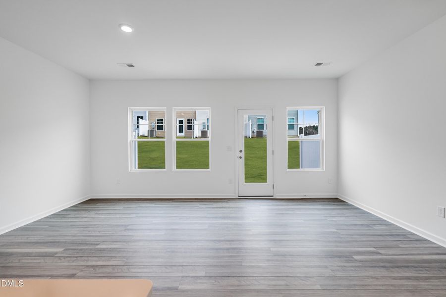 SUN_CaitlinCrossing_Pic_Cameron-6