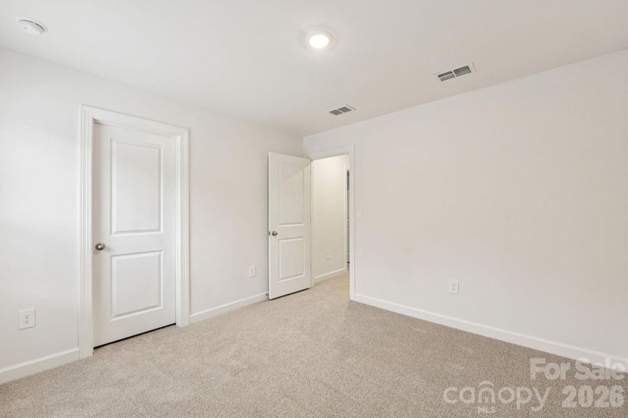 Spacious, unfurnished interior of a new home in Nolen Farm, Gastonia (Image 13).