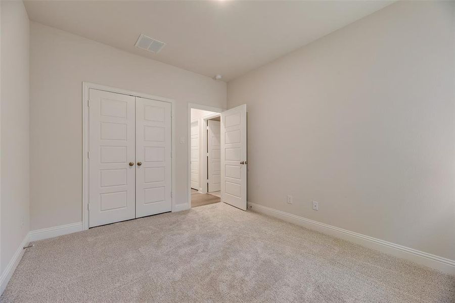 Spacious, unfurnished interior of a new home in Spiritas Ranch, Little Elm (Image 20).