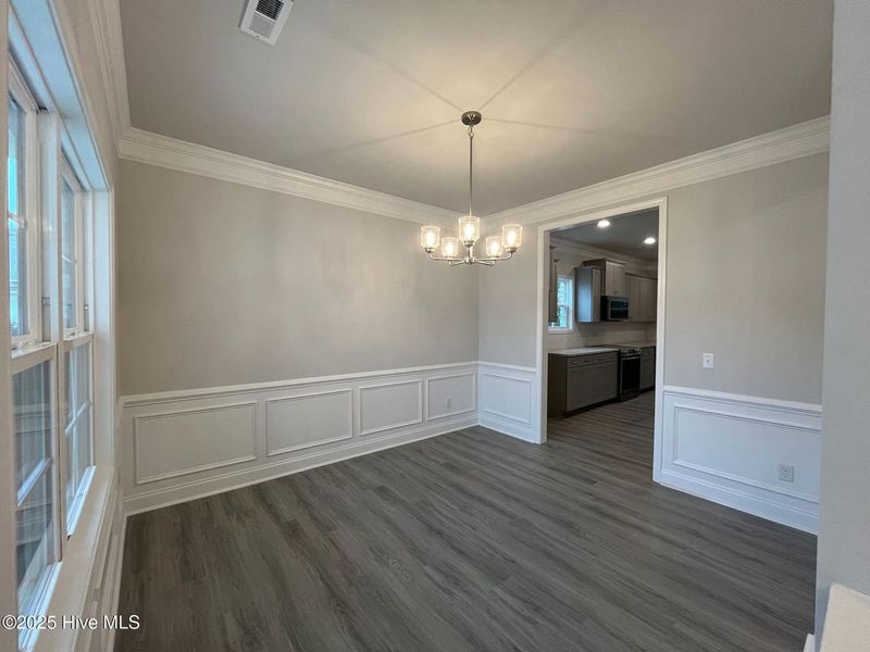 Spacious, unfurnished interior of a new home in Palmetto Creek, Bolivia (Image 20).