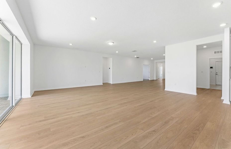 Spacious, unfurnished interior of a new home in Spencer Glen, Riverview (Image 13).