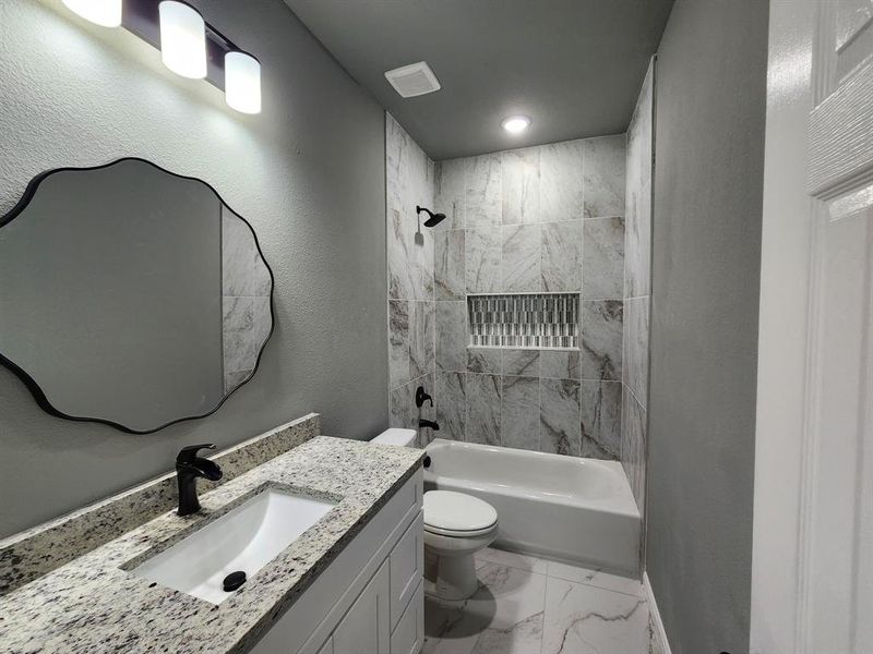 Furnished interior view inside a new home in , Fort Worth (Image 4).