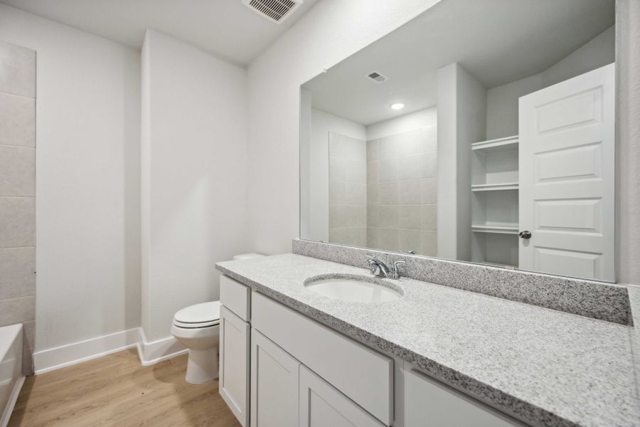 Mac Arthur Floorplan - Secondary Bathroom Mac Arthur Floorplan - Secondary Bathroom