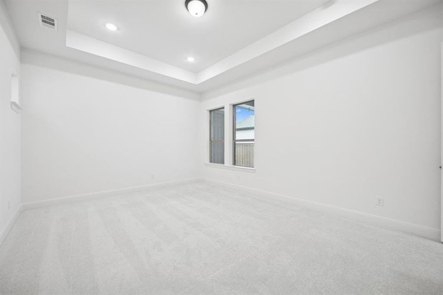 Spacious, unfurnished interior of a new home in Mantua Point Gardens, Van Alstyne (Image 19).