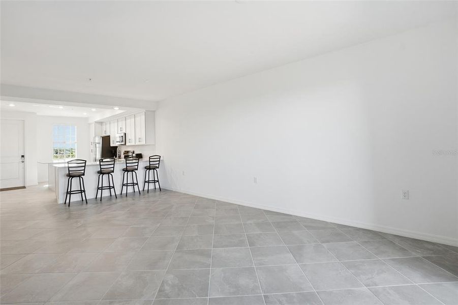 Spacious, unfurnished interior of a new home in Heritage Landing, Punta Gorda (Image 26).
