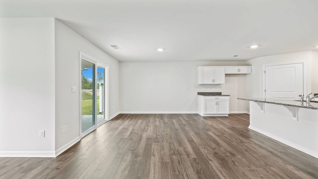 Spacious, unfurnished interior of a new home in Hunters Ridge, Woodruff (Image 28).
