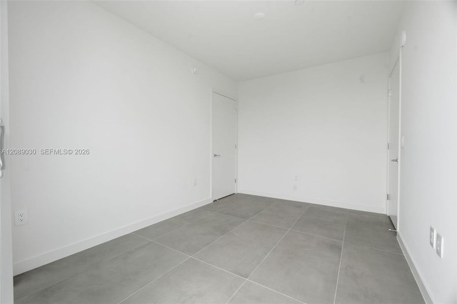 Spacious, unfurnished interior of a new home in , Miami (Image 20).