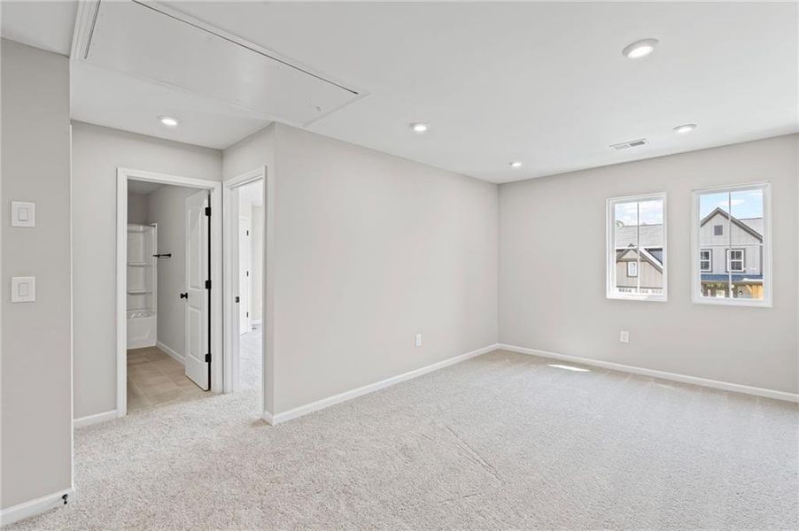 Spacious, unfurnished interior of a new home in Twin Lakes, Hoschton (Image 14).