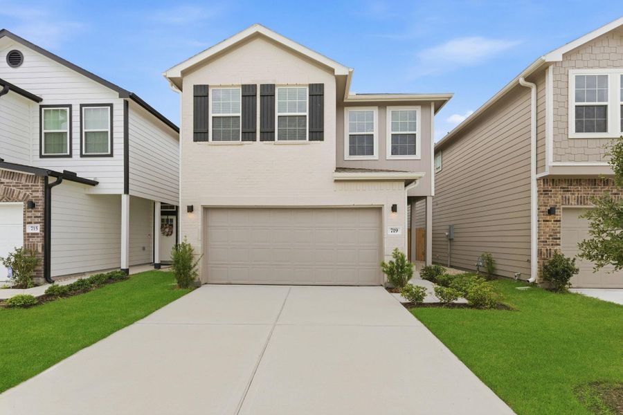 Front exterior of a new home in , Houston, TX, highlighting curb appeal (Image 1). Front exterior of a new home in , Houston, TX, highlighting curb appeal (Image 1).