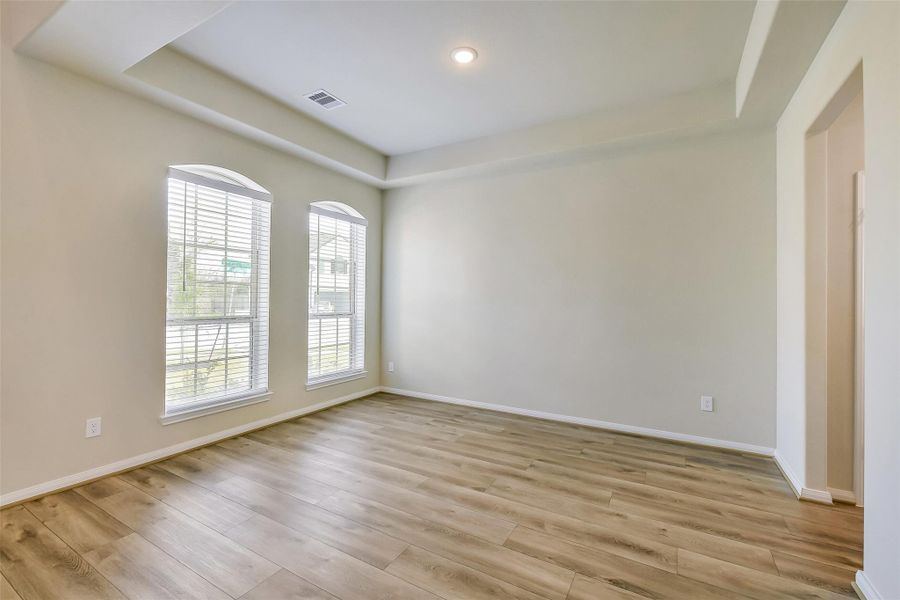 Spacious, unfurnished interior of a new home in Stone Creek Ranch, Hockley (Image 18).