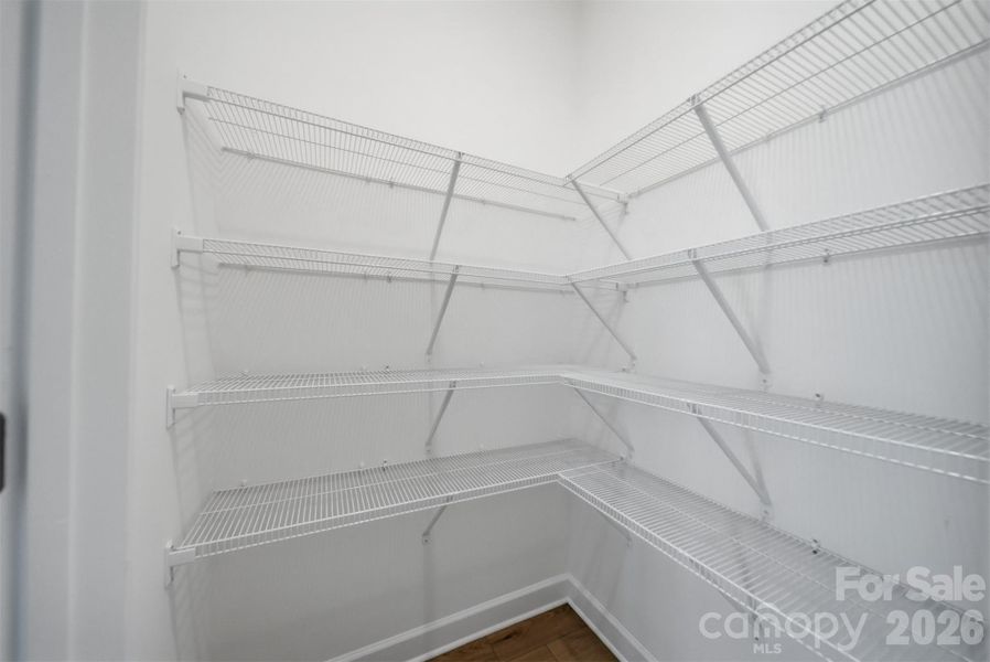 Spacious, unfurnished interior of a new home in Buffalo Ridge, Newton (Image 25).