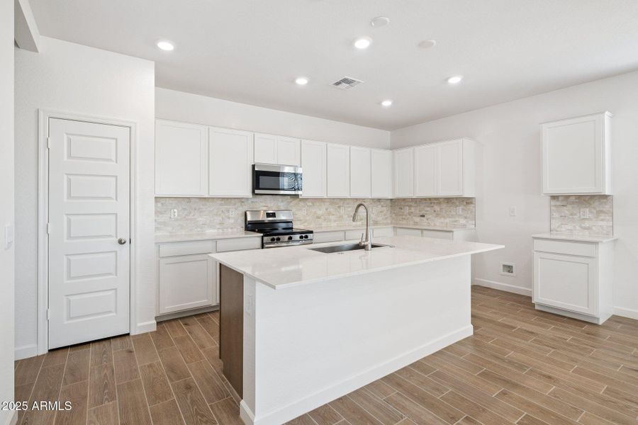 9-web-or-mls-24254-w-hacienda-ave-lot-22