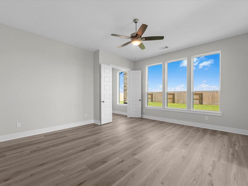 Spacious, unfurnished interior of a new home in Sienna 80′, Missouri City (Image 18). Spacious, unfurnished interior of a new home in Sienna 80′, Missouri City (Image 18).