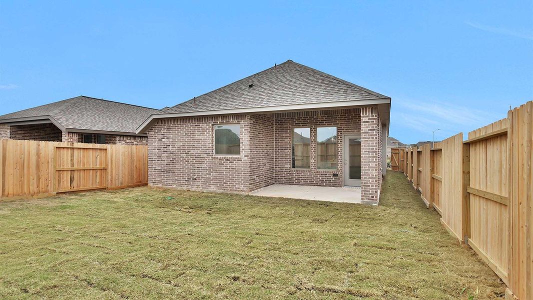 Exterior details and patio area of a home in Jordan Ranch 40', Fulshear (Image 3).