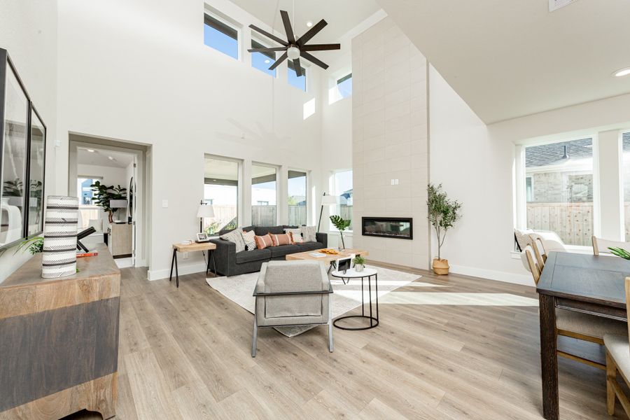 Representative furnished interior of a home built from the Stratford by Beazer Homes in Arcadian Estates, Pearland (Image 8). Representative furnished interior of a home built from the Stratford by Beazer Homes in Arcadian Estates, Pearland (Image 8).