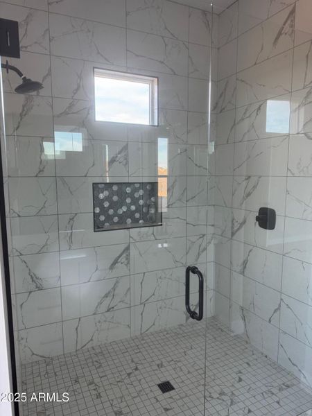 28304 Master shower